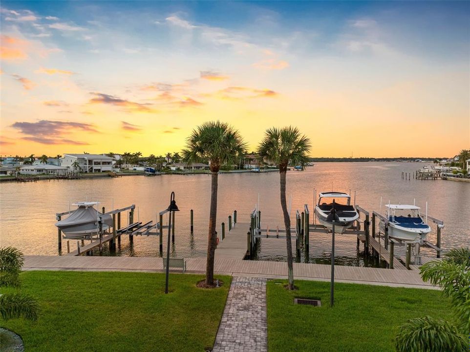 En Venta: $945,900 (3 camas, 2 baños, 2274 Pies cuadrados)