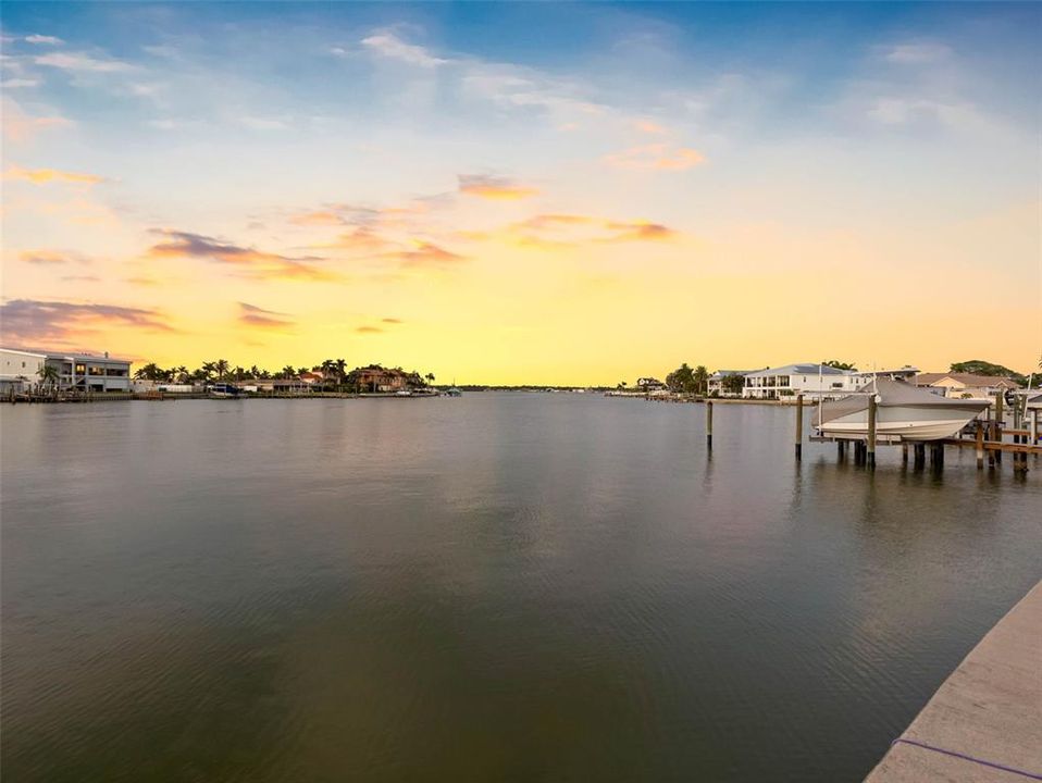 En Venta: $945,900 (3 camas, 2 baños, 2274 Pies cuadrados)