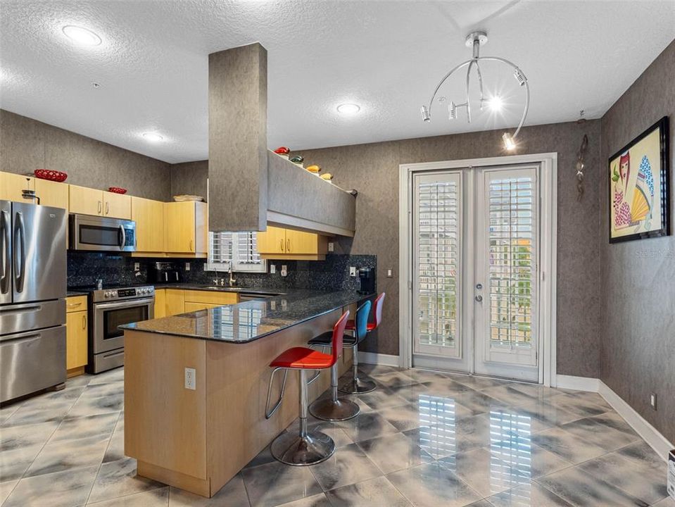 En Venta: $945,900 (3 camas, 2 baños, 2274 Pies cuadrados)