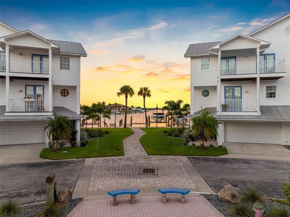 En Venta: $945,900 (3 camas, 2 baños, 2274 Pies cuadrados)