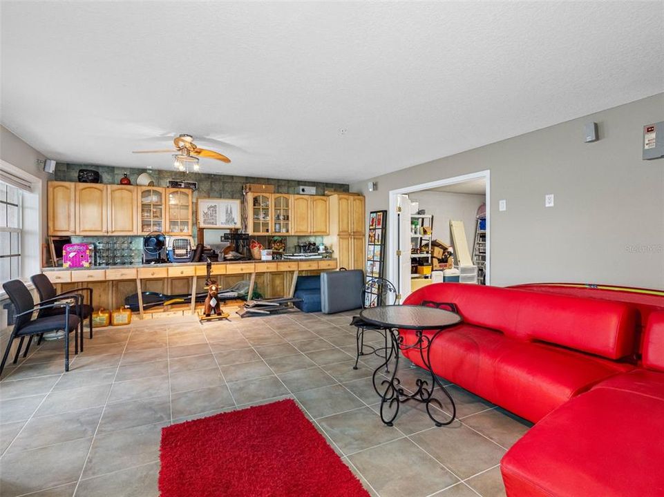 En Venta: $945,900 (3 camas, 2 baños, 2274 Pies cuadrados)