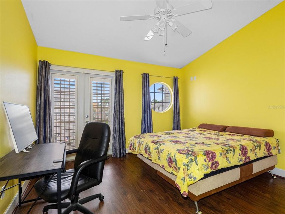 En Venta: $945,900 (3 camas, 2 baños, 2274 Pies cuadrados)