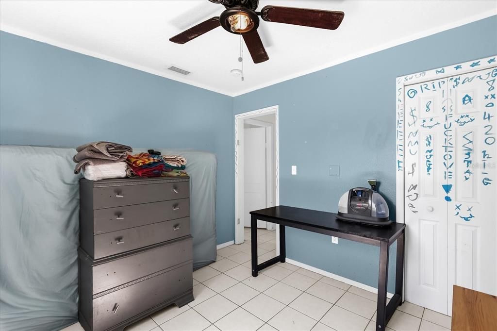 На продажу: $240,000 (3 спален, 2 ванн, 1140 Квадратных фут)