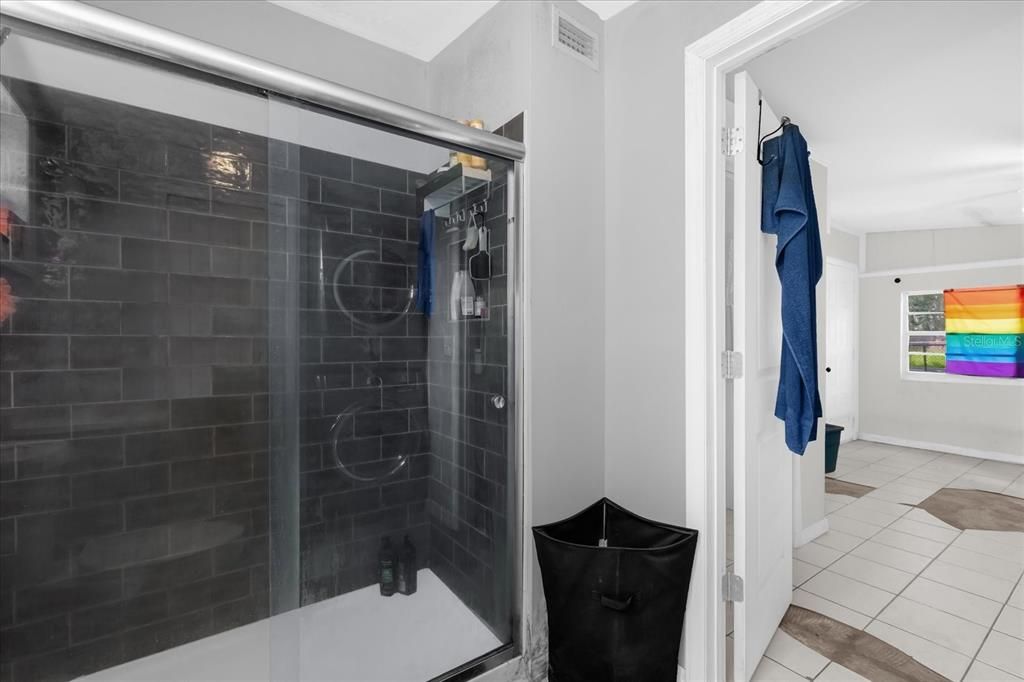 На продажу: $240,000 (3 спален, 2 ванн, 1140 Квадратных фут)