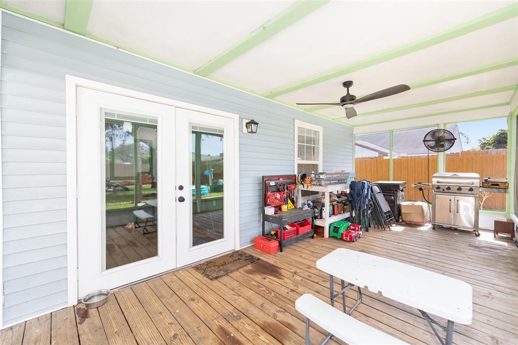 合同活跃: $211,900 (3 贝兹, 2 浴室, 1162 平方英尺)