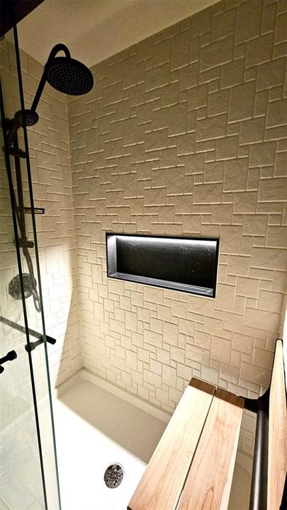 合同活跃: $211,900 (3 贝兹, 2 浴室, 1162 平方英尺)