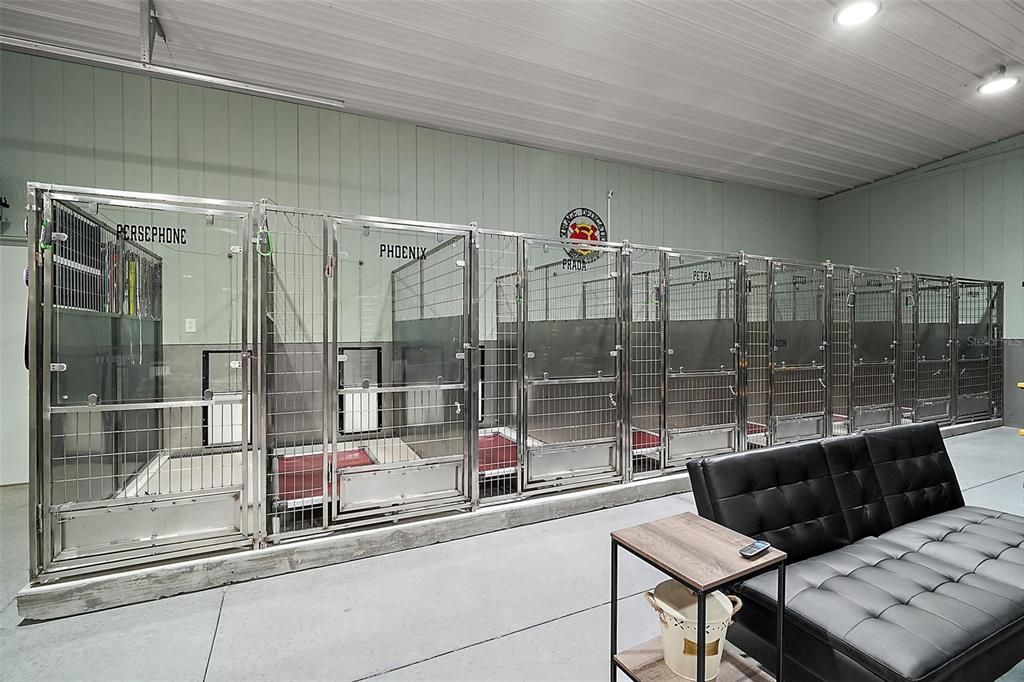 Под контрактом: $799,000 (3 спален, 2 ванн, 2117 Квадратных фут)