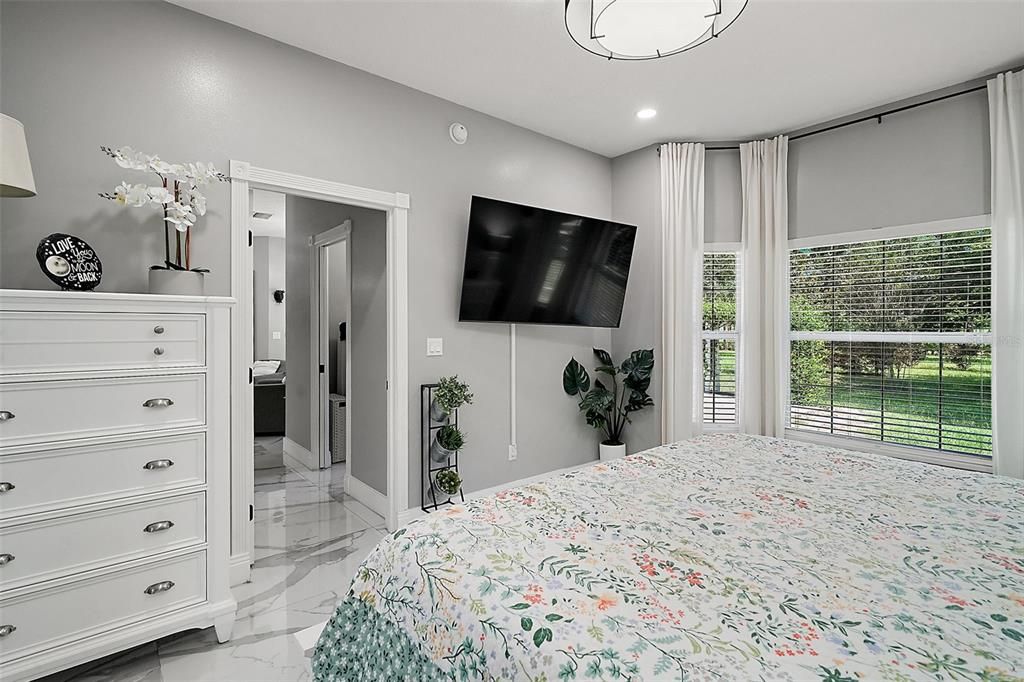 Под контрактом: $799,000 (3 спален, 2 ванн, 2117 Квадратных фут)