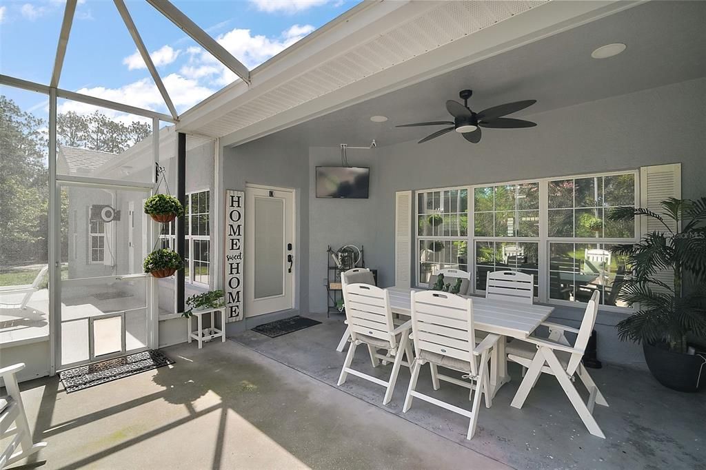 Под контрактом: $799,000 (3 спален, 2 ванн, 2117 Квадратных фут)