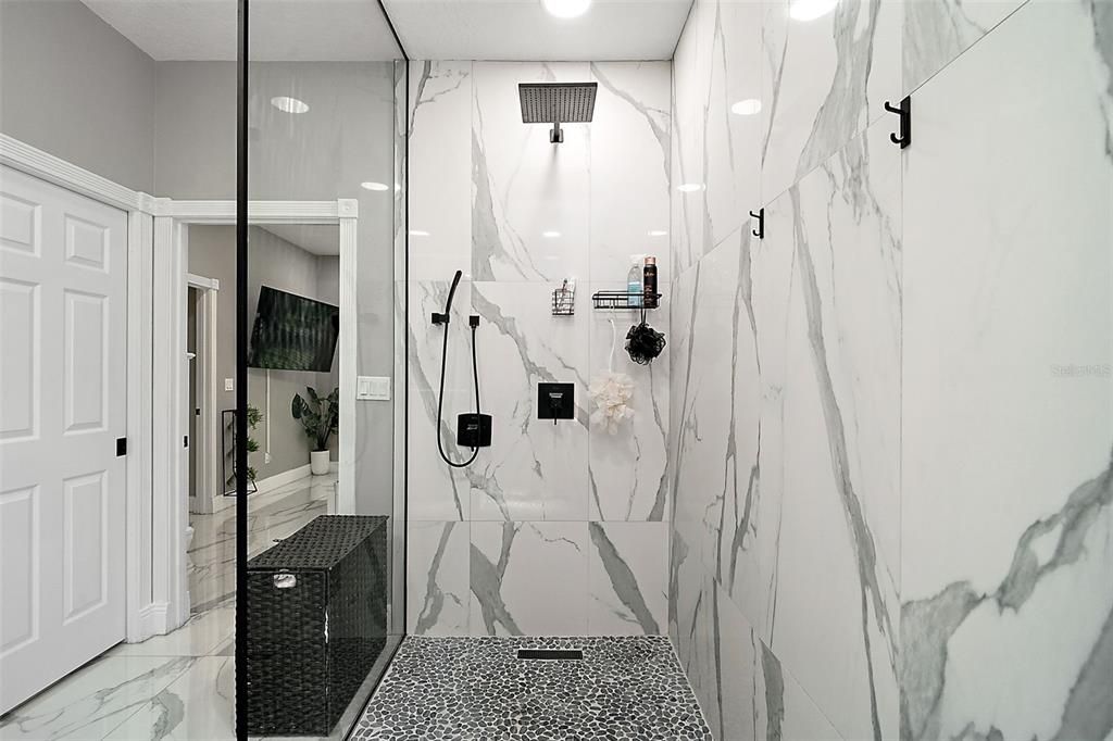 Под контрактом: $799,000 (3 спален, 2 ванн, 2117 Квадратных фут)