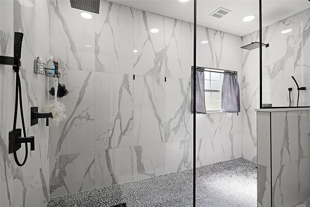 Под контрактом: $799,000 (3 спален, 2 ванн, 2117 Квадратных фут)