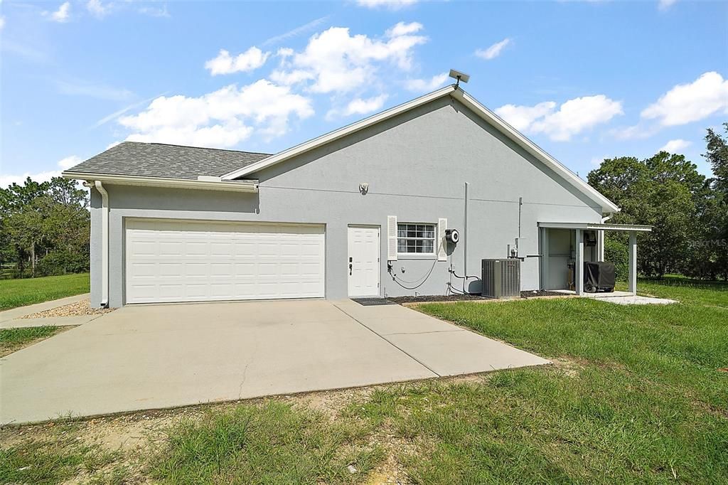 Под контрактом: $799,000 (3 спален, 2 ванн, 2117 Квадратных фут)