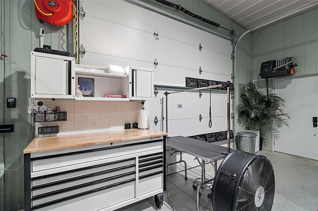 Под контрактом: $799,000 (3 спален, 2 ванн, 2117 Квадратных фут)