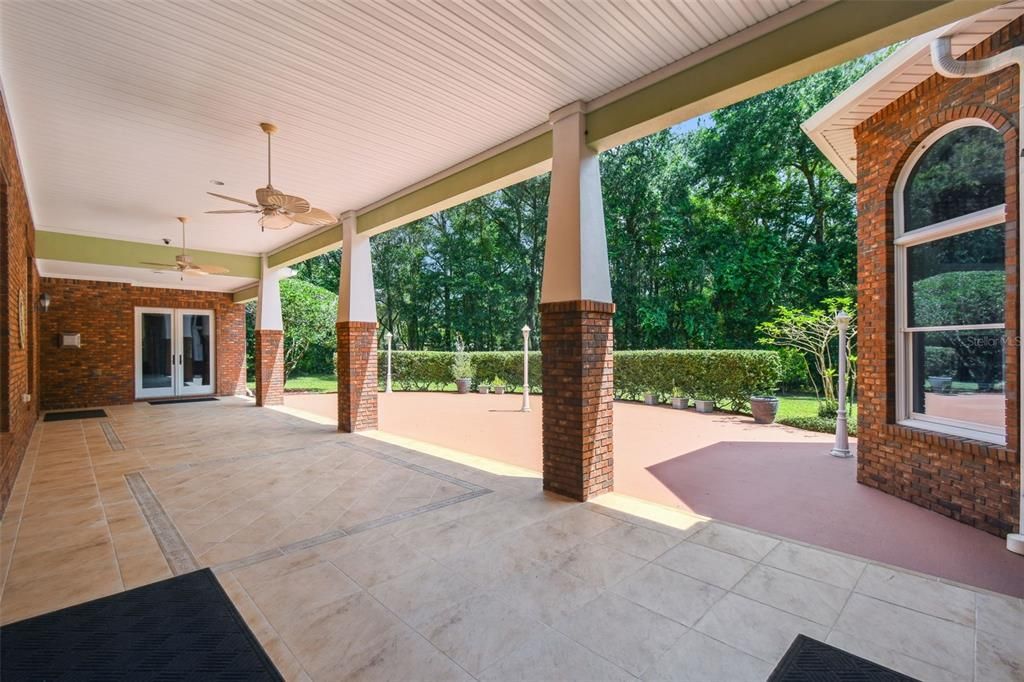 En Venta: $2,400,000 (5 camas, 3 baños, 6140 Pies cuadrados)