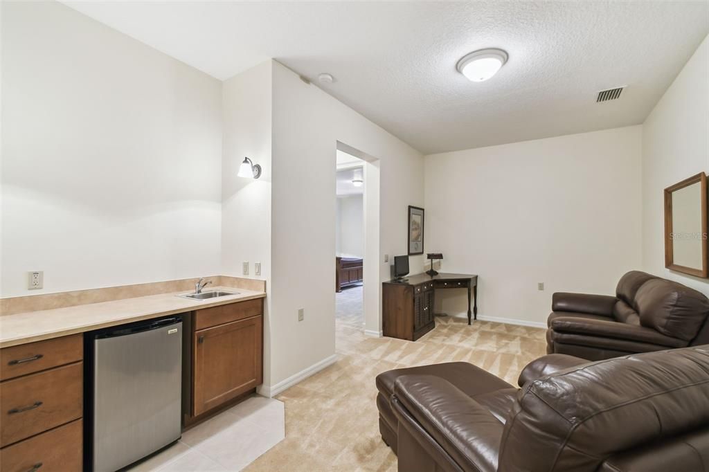 En Venta: $2,400,000 (5 camas, 3 baños, 6140 Pies cuadrados)