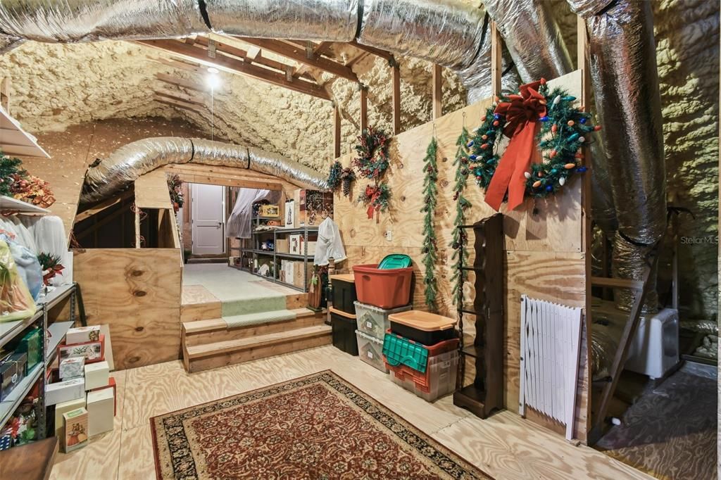 En Venta: $2,400,000 (5 camas, 3 baños, 6140 Pies cuadrados)