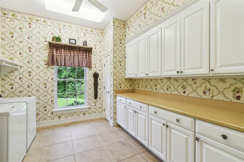 En Venta: $2,400,000 (5 camas, 3 baños, 6140 Pies cuadrados)