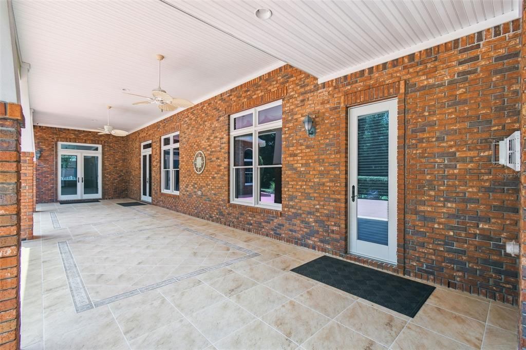 En Venta: $2,400,000 (5 camas, 3 baños, 6140 Pies cuadrados)