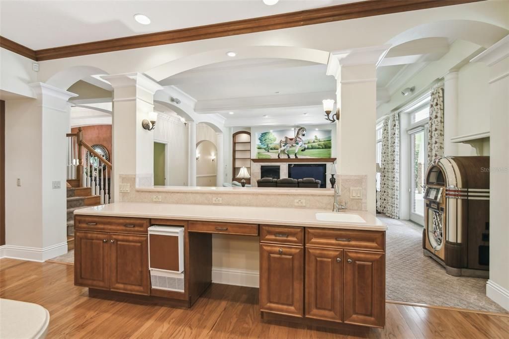 En Venta: $2,400,000 (5 camas, 3 baños, 6140 Pies cuadrados)