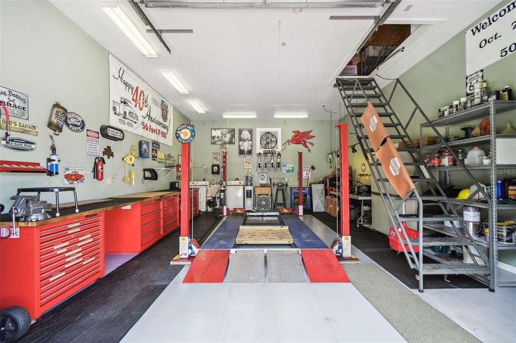 En Venta: $2,400,000 (5 camas, 3 baños, 6140 Pies cuadrados)