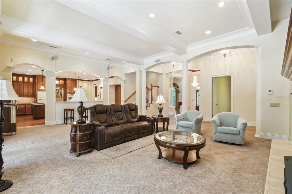 En Venta: $2,400,000 (5 camas, 3 baños, 6140 Pies cuadrados)