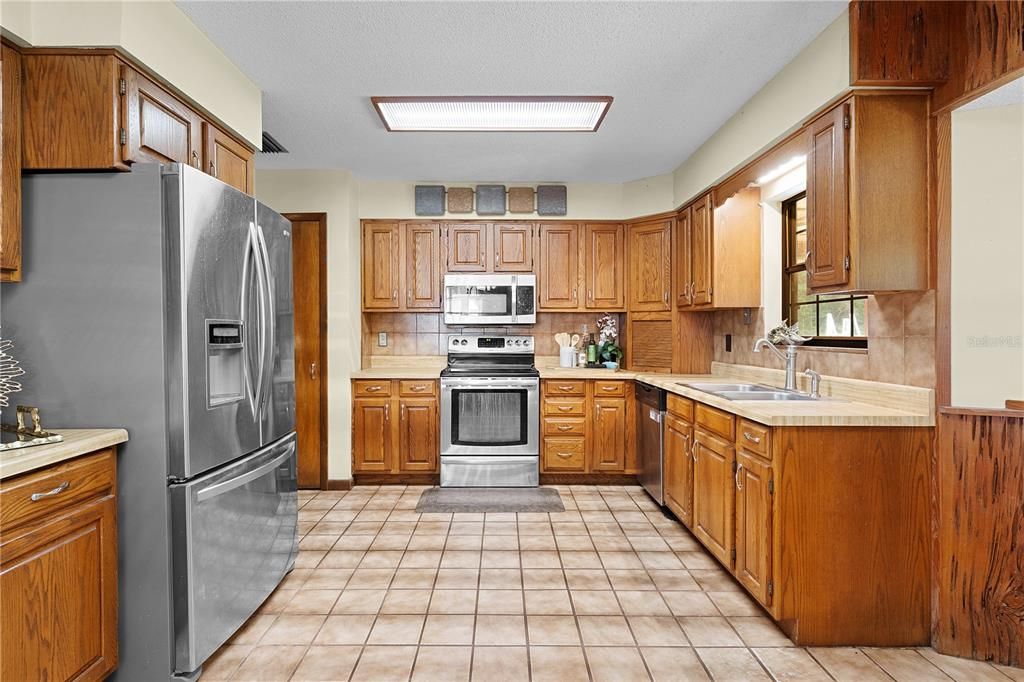 待售: $799,750 (3 贝兹, 2 浴室, 2708 平方英尺)