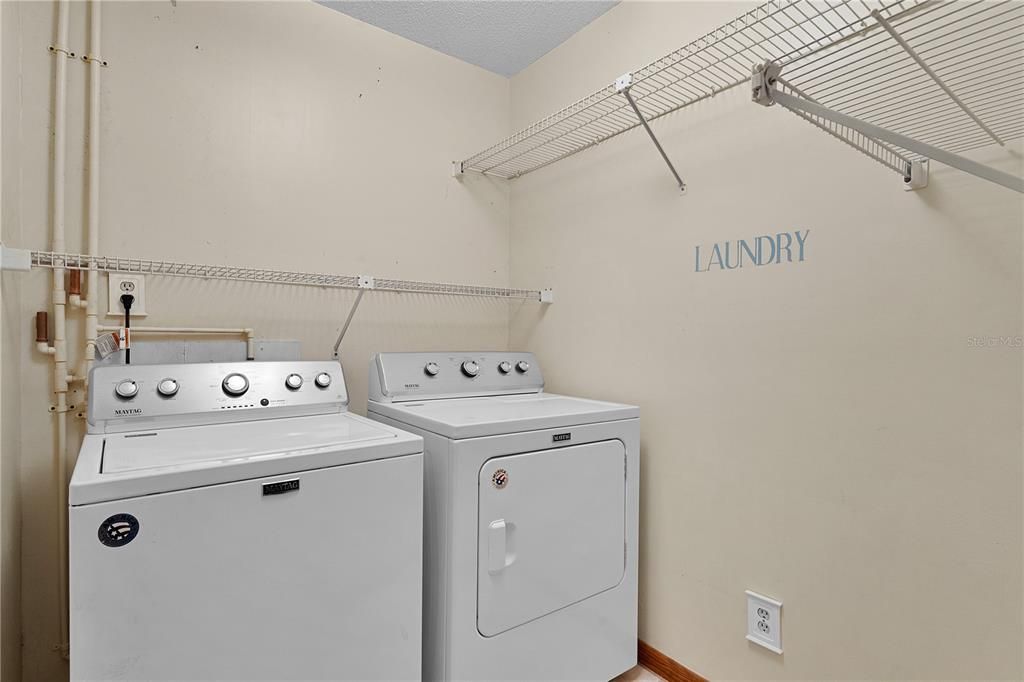 待售: $799,750 (3 贝兹, 2 浴室, 2708 平方英尺)