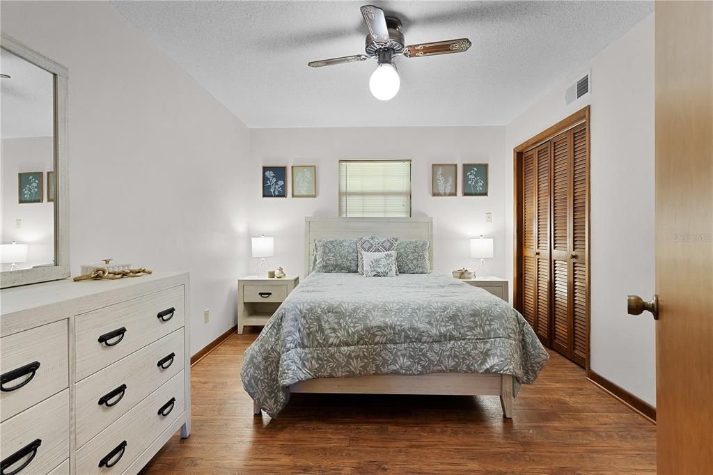 待售: $799,750 (3 贝兹, 2 浴室, 2708 平方英尺)