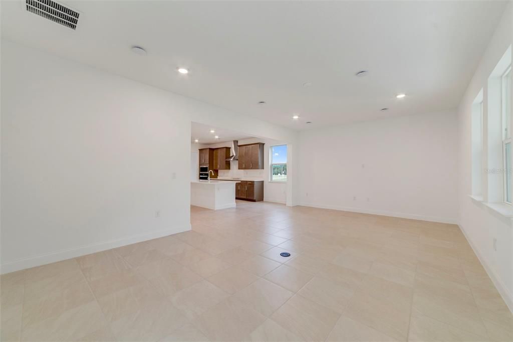 Active With Contract: $655,990 (5 beds, 3 baths, 3180 Square Feet)