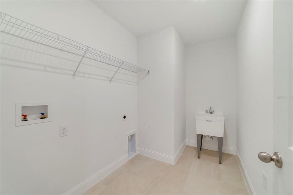 Active With Contract: $655,990 (5 beds, 3 baths, 3180 Square Feet)