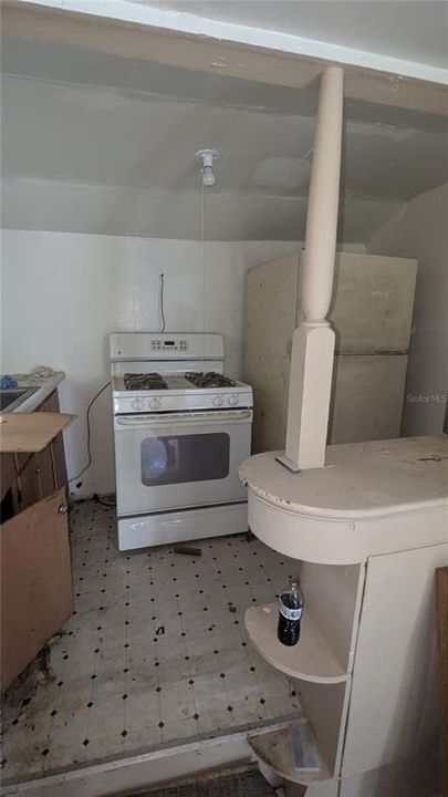 待售: $135,000 (2 贝兹, 2 浴室, 680 平方英尺)