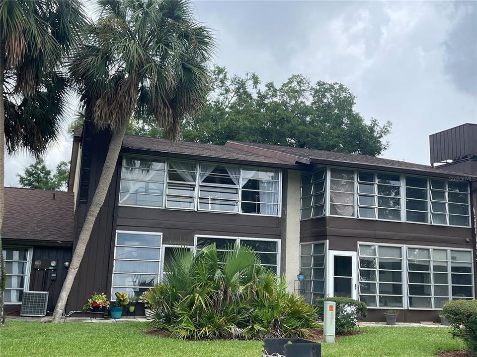 For Sale: $99,000 (1 beds, 1 baths, 756 Square Feet)