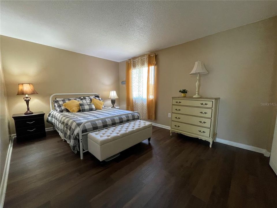 For Sale: $99,000 (1 beds, 1 baths, 756 Square Feet)