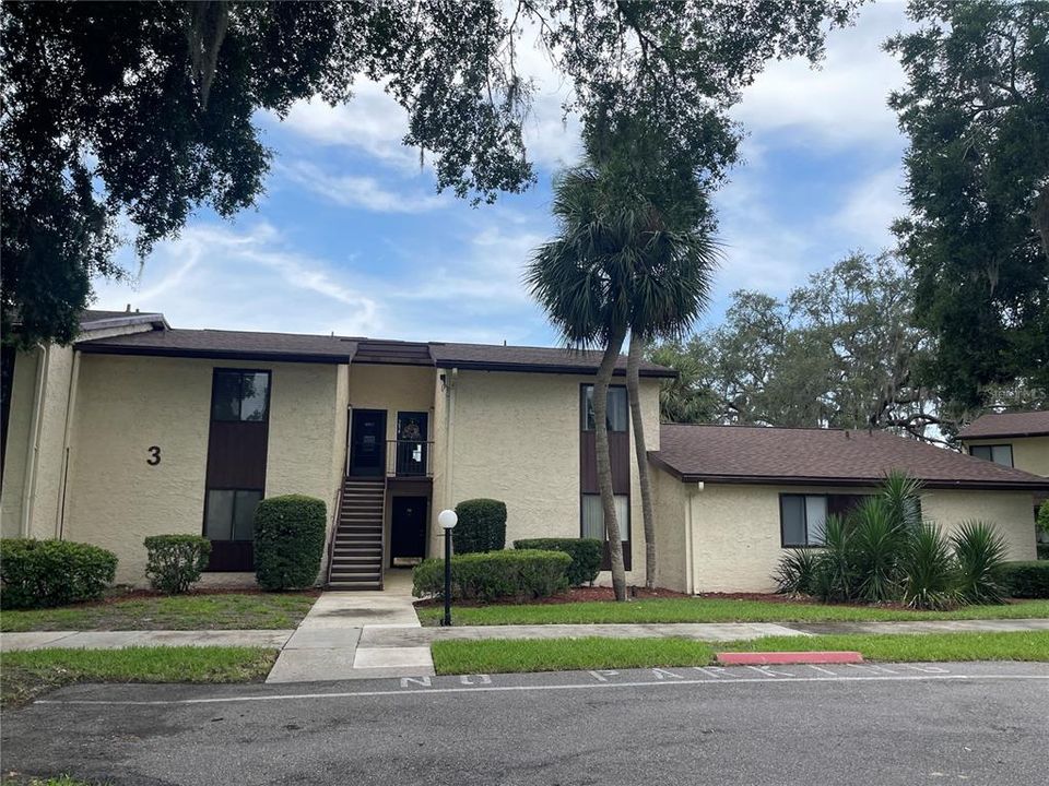 For Sale: $99,000 (1 beds, 1 baths, 756 Square Feet)