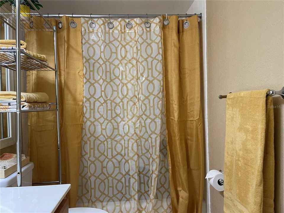 For Sale: $99,000 (1 beds, 1 baths, 756 Square Feet)