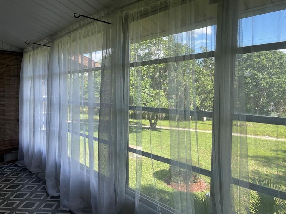 For Sale: $99,000 (1 beds, 1 baths, 756 Square Feet)