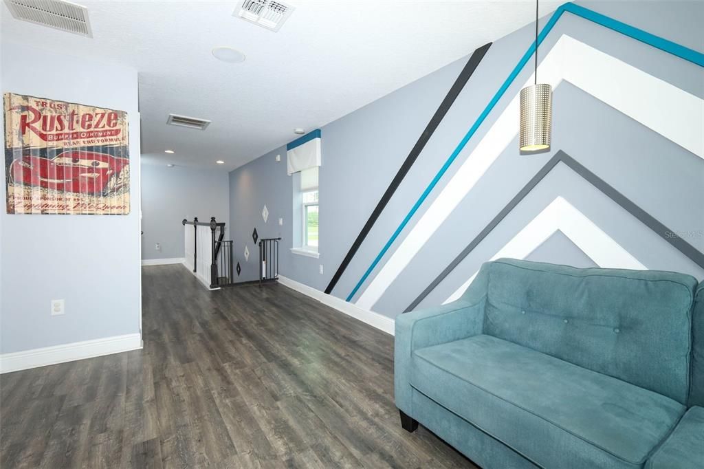 Под контрактом: $500,000 (3 спален, 2 ванн, 1826 Квадратных фут)