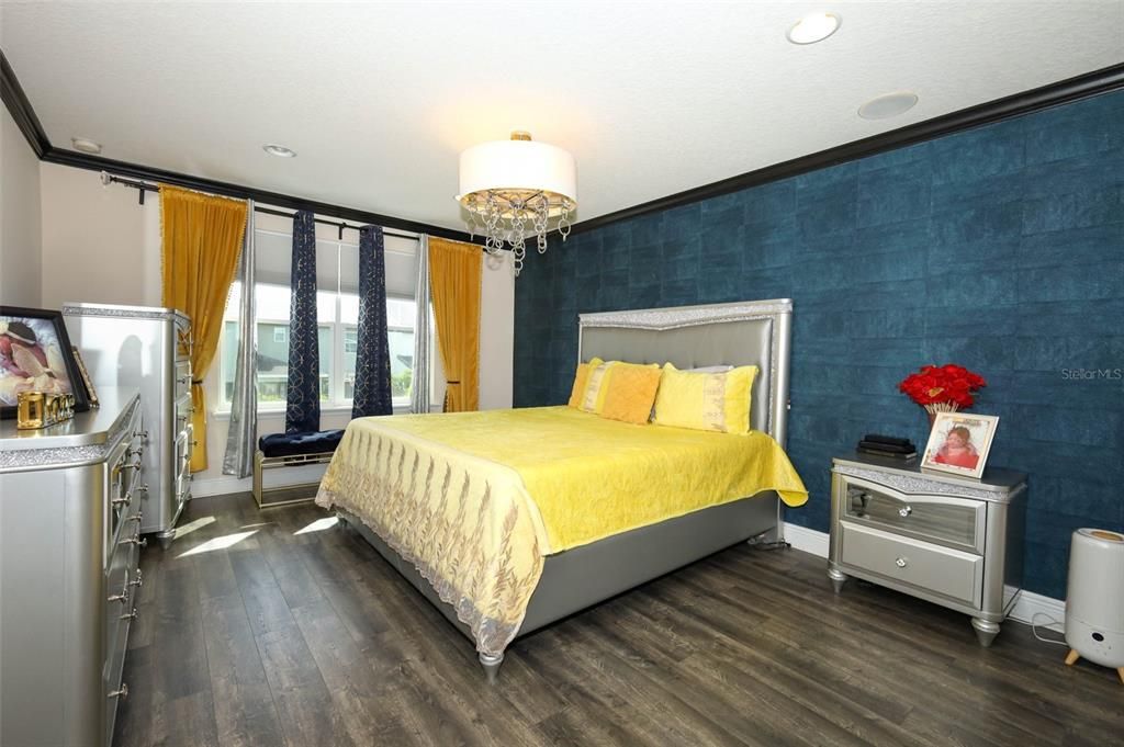 Под контрактом: $500,000 (3 спален, 2 ванн, 1826 Квадратных фут)