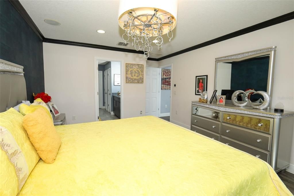 Под контрактом: $500,000 (3 спален, 2 ванн, 1826 Квадратных фут)