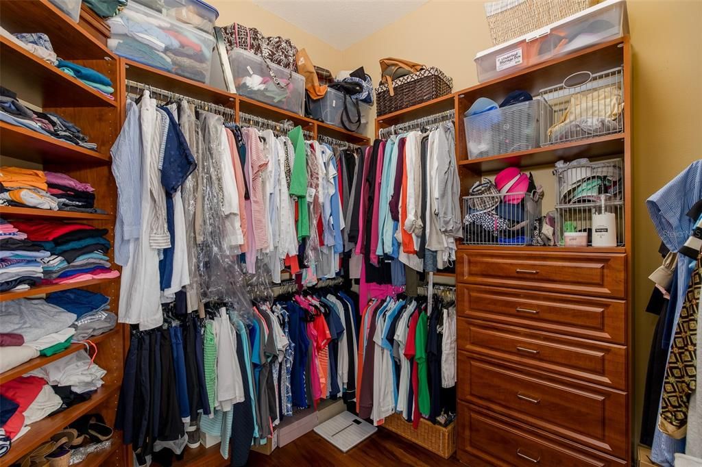 Active With Contract: $1,275,000 (5 beds, 4 baths, 3967 Square Feet)