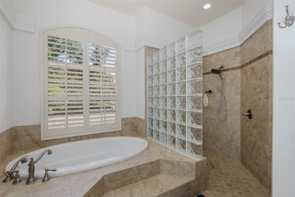 Active With Contract: $1,275,000 (5 beds, 4 baths, 3967 Square Feet)