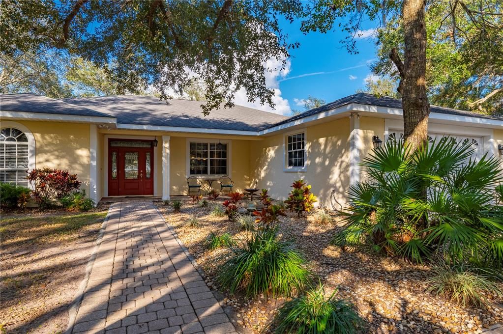 Recently Sold: $619,460 (3 beds, 3 baths, 2025 Square Feet)