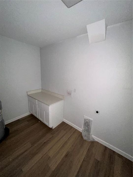 合同活跃: $298,000 (3 贝兹, 2 浴室, 1522 平方英尺)