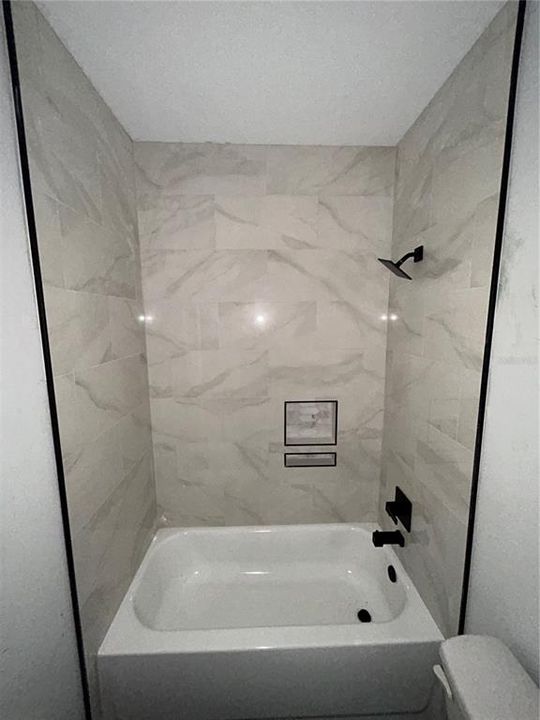 合同活跃: $298,000 (3 贝兹, 2 浴室, 1522 平方英尺)