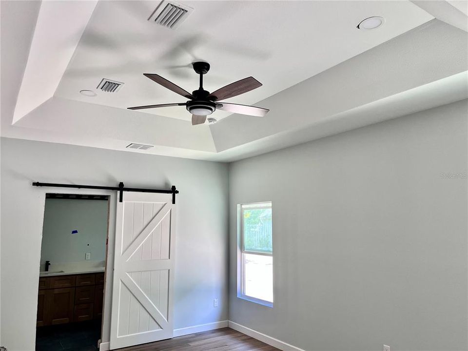 合同活跃: $298,000 (3 贝兹, 2 浴室, 1522 平方英尺)