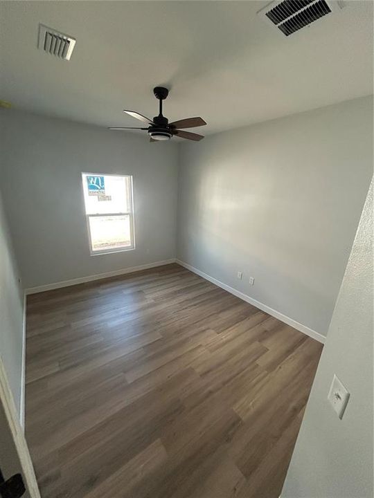 合同活跃: $298,000 (3 贝兹, 2 浴室, 1522 平方英尺)