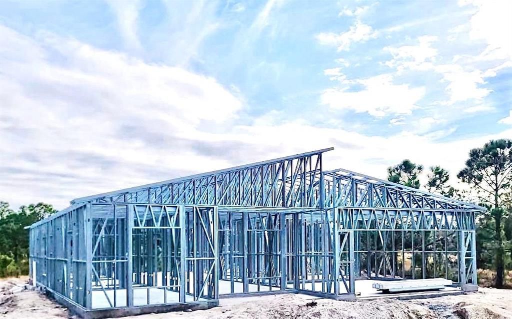 For Rent: $3,500 (5 beds, 3 baths, 2300 Square Feet)