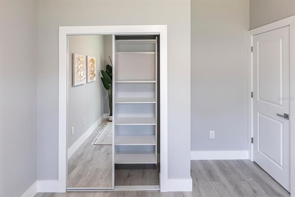 For Rent: $3,500 (5 beds, 3 baths, 2300 Square Feet)