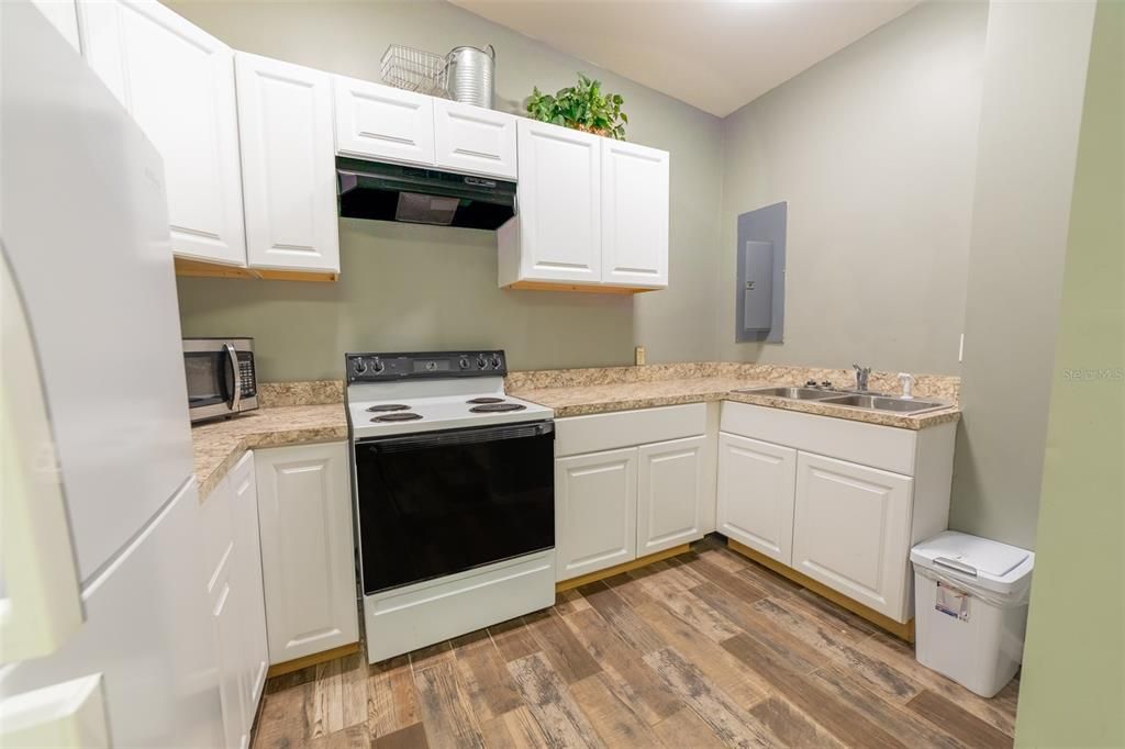 Active With Contract: $1,199,000 (4 beds, 3 baths, 6284 Square Feet)