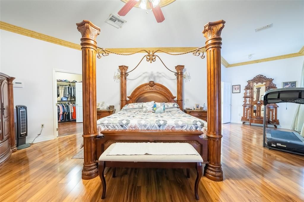 Active With Contract: $1,199,000 (4 beds, 3 baths, 6284 Square Feet)